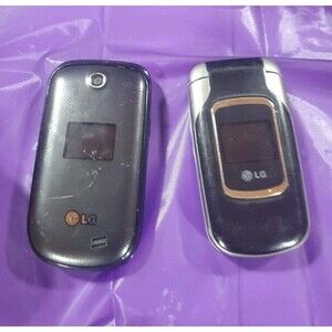 2 lg flip phone 220c and 238C working condition